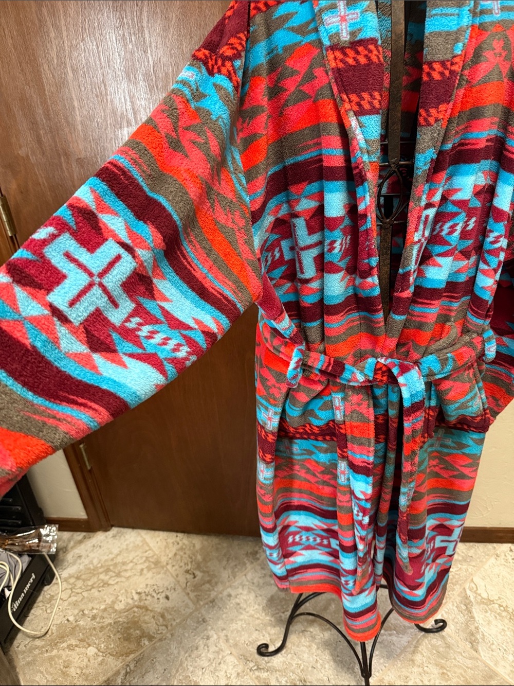 Cozy Aztec Fleece Robe in Red & Turquoise - Picture 2 of 5